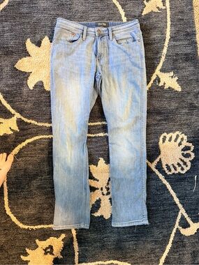DU/ER Men's Relaxed Jeans in Light Blue Wash